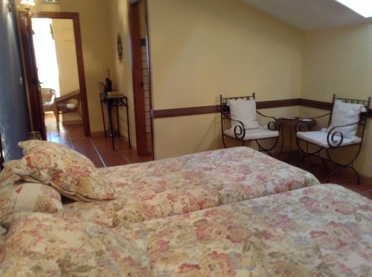 Hostal Camino Del Perdon Uterga Exteriör bild
